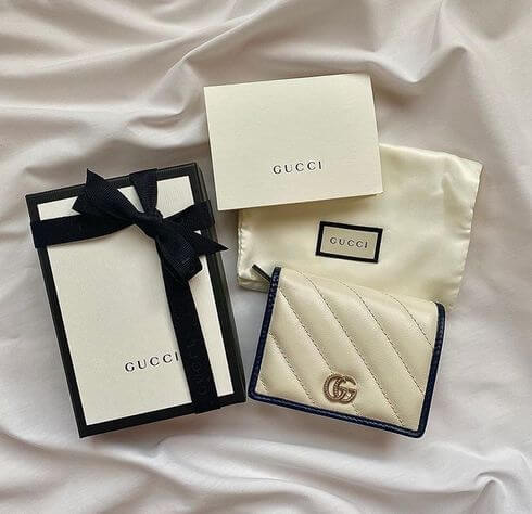 Gucci灰白色GG Marmont 短夾